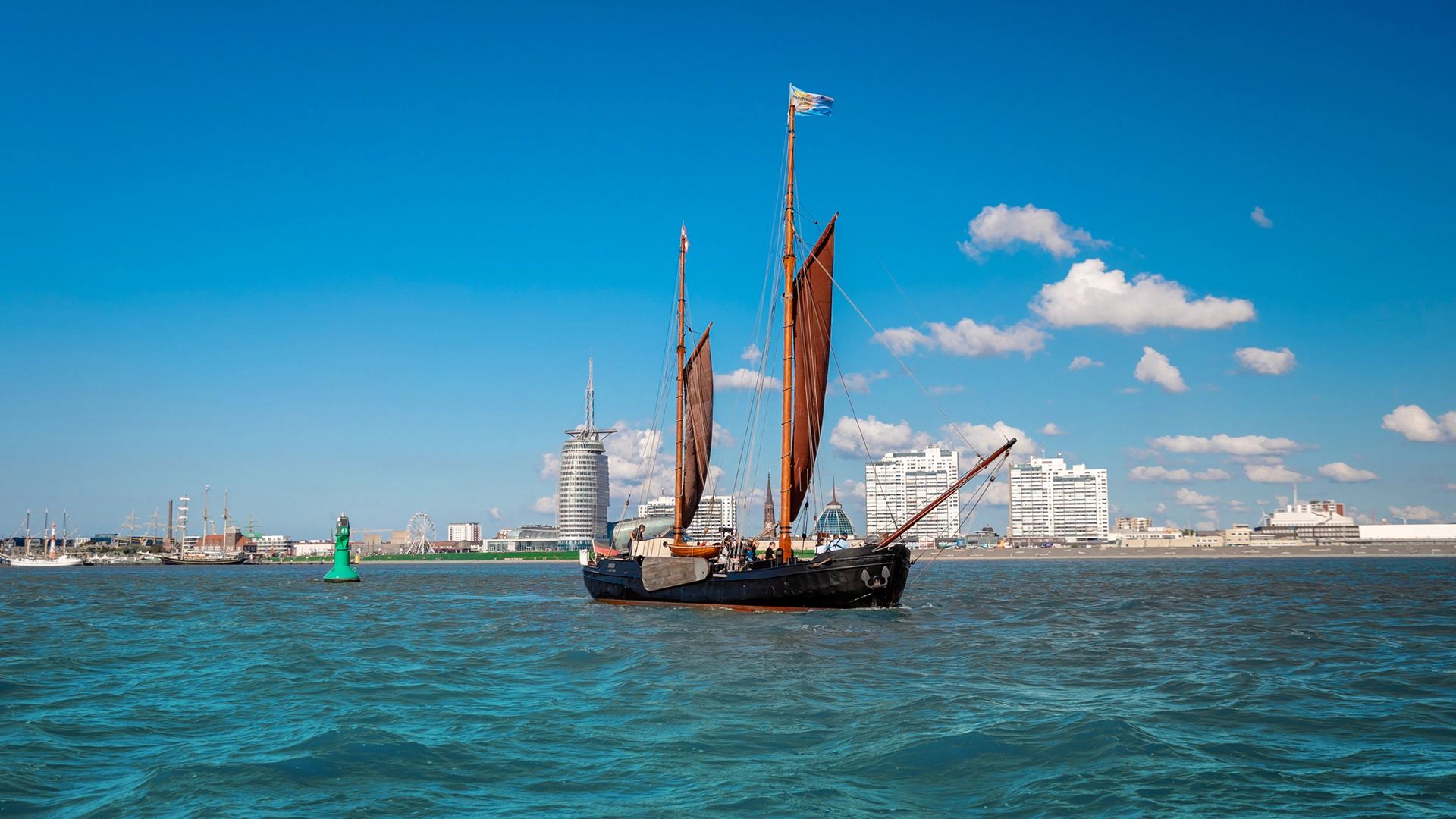 Segelschiff Adler von Krautsand vor Bremerhaven